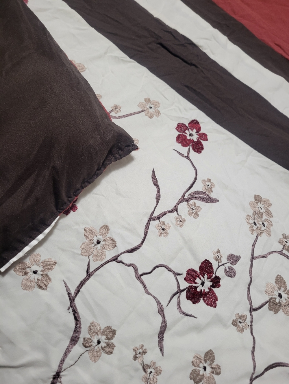 QUEEN COMFORTER
